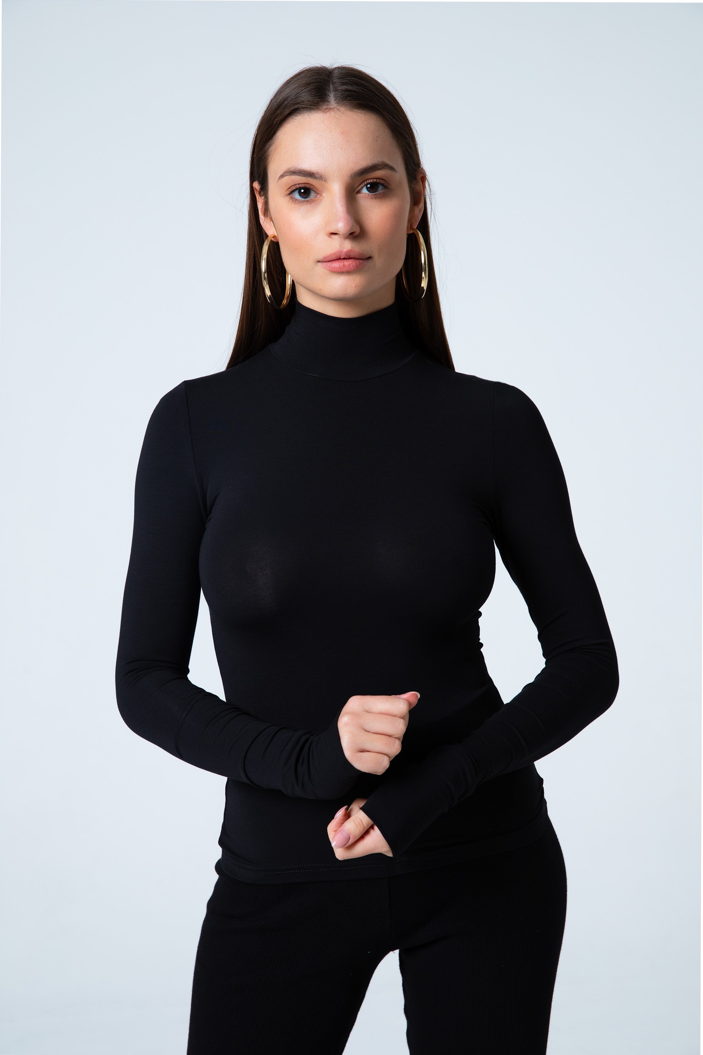 Nudyess Turtleneck golf czarny z mikromodalu