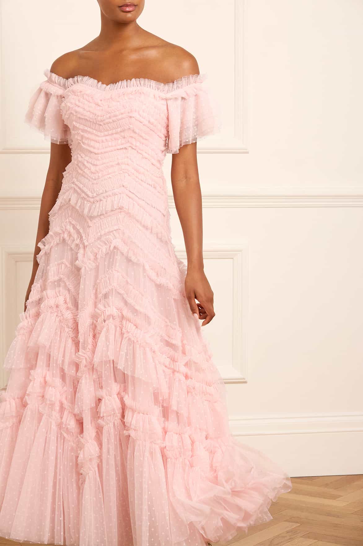 Needle & Thread Elia Off-Shoulder Gown sukienka róż falbany