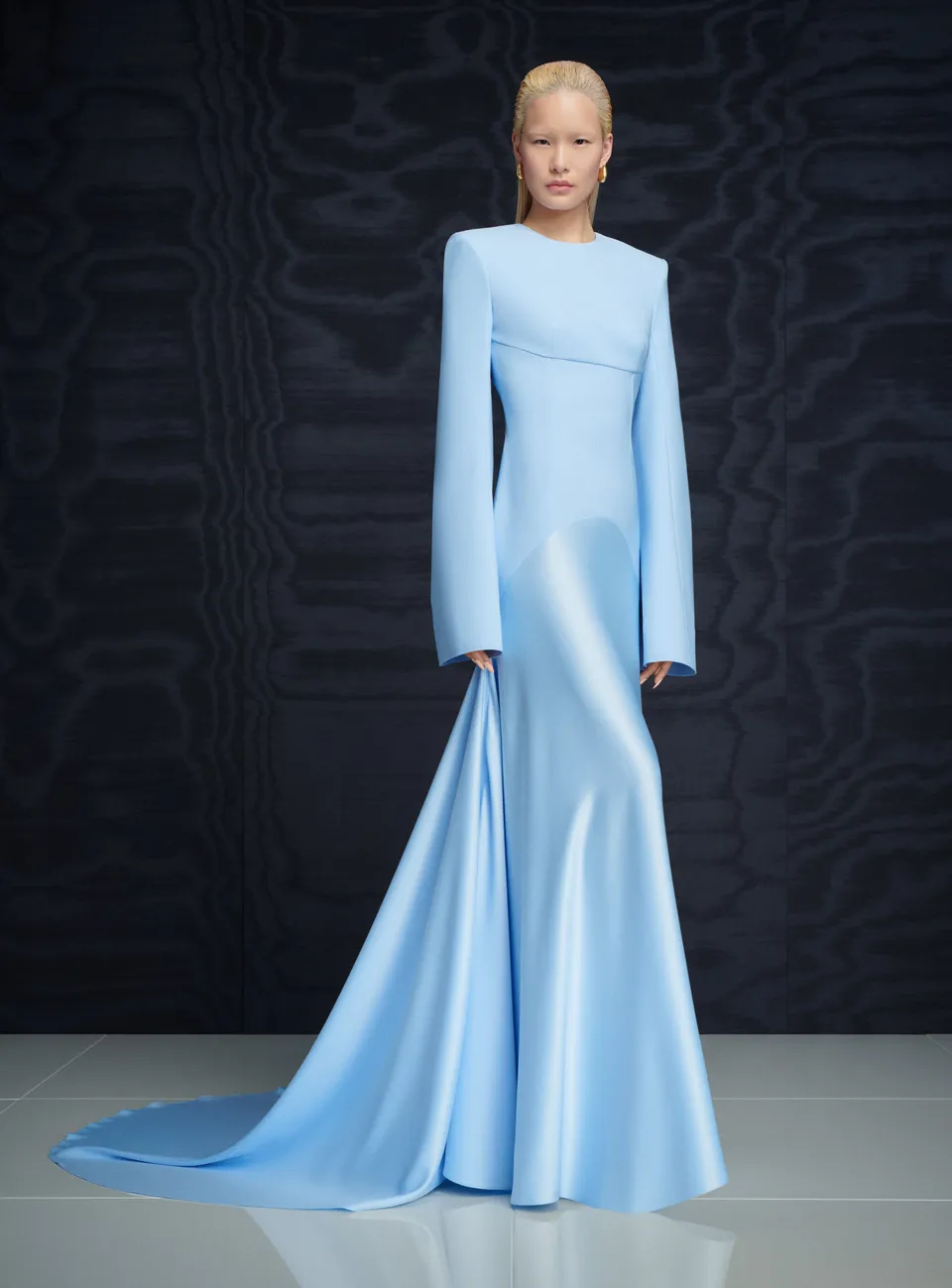 Solace London Claudine Maxi sukienka błękitna z długim rękawem