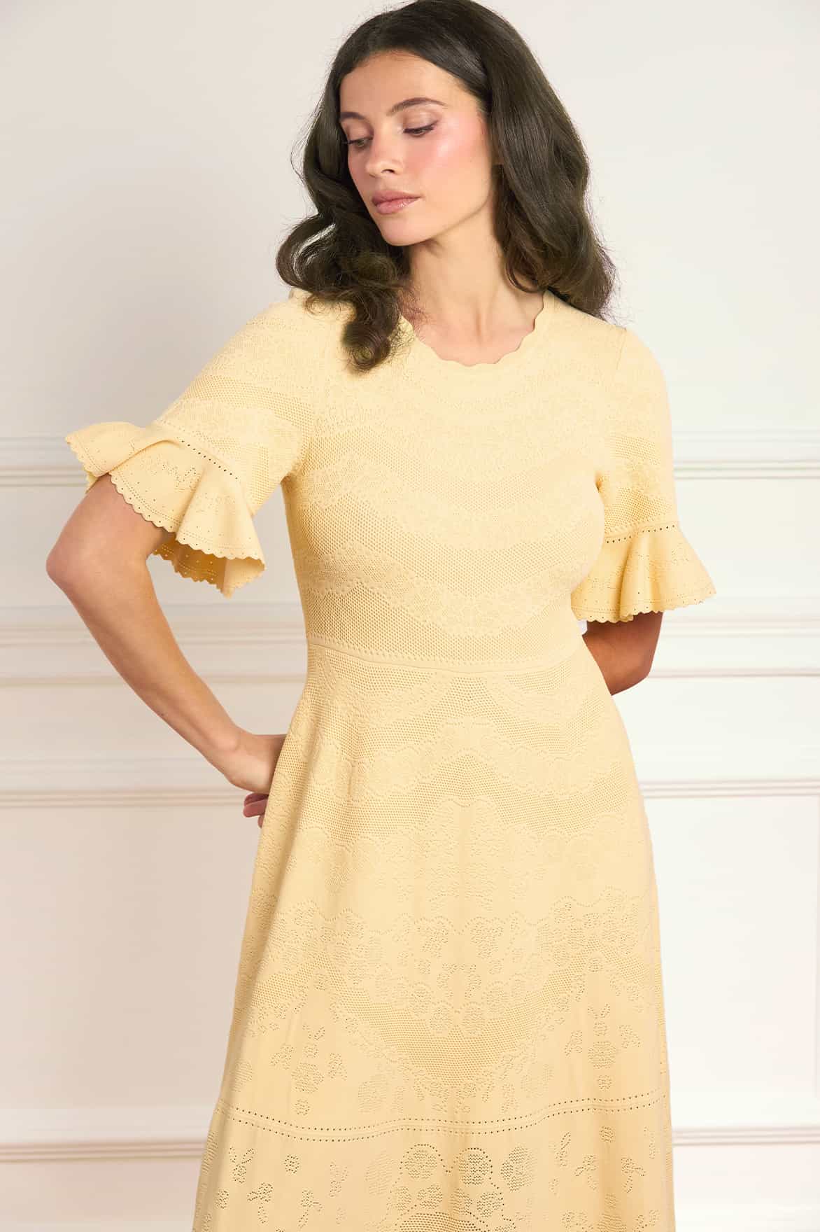 Needle & Thread Scallop Lace Pointelle suknia zolta dzianina
