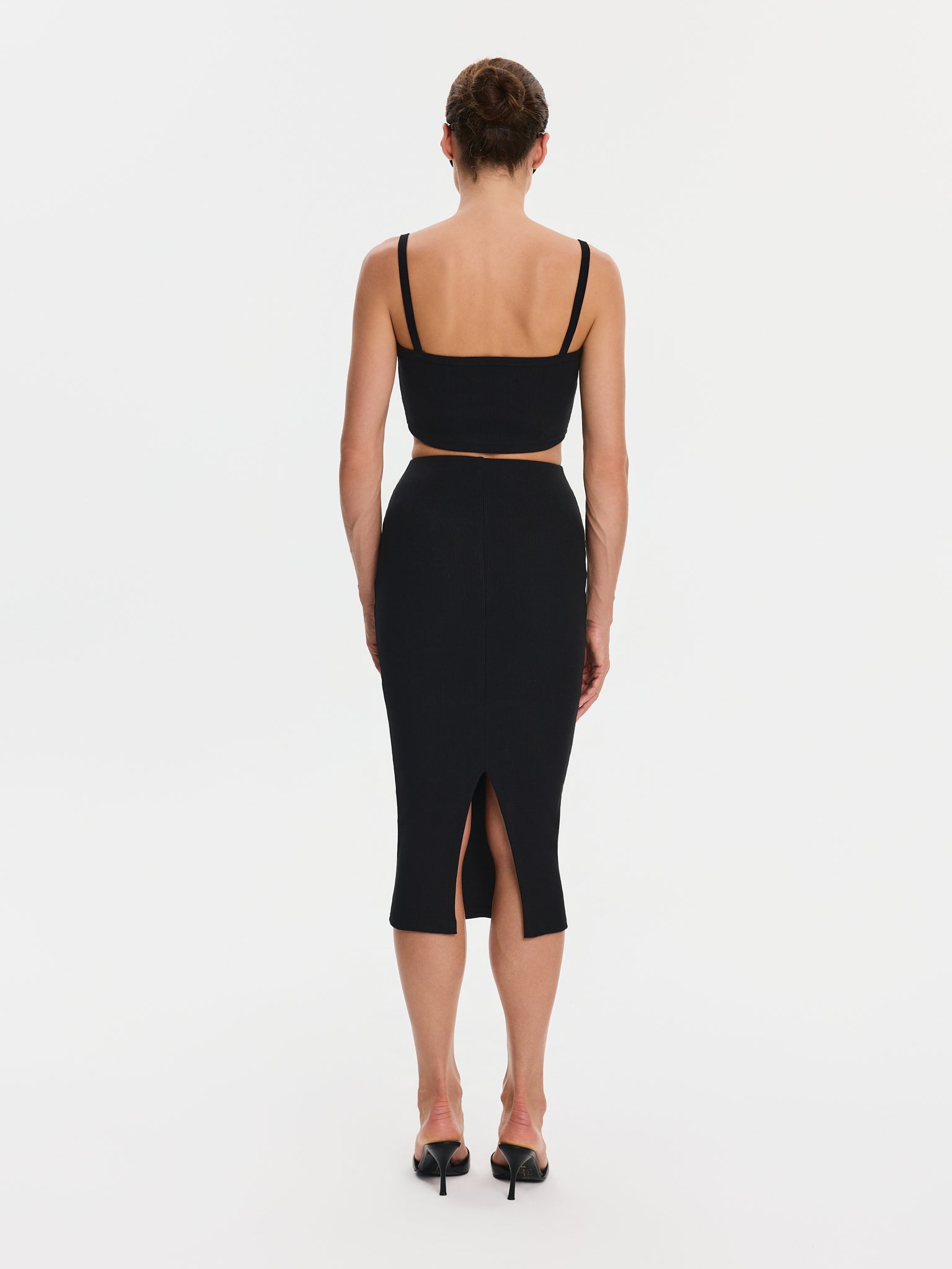 Nudyess Alex crop top prążkowany czarny