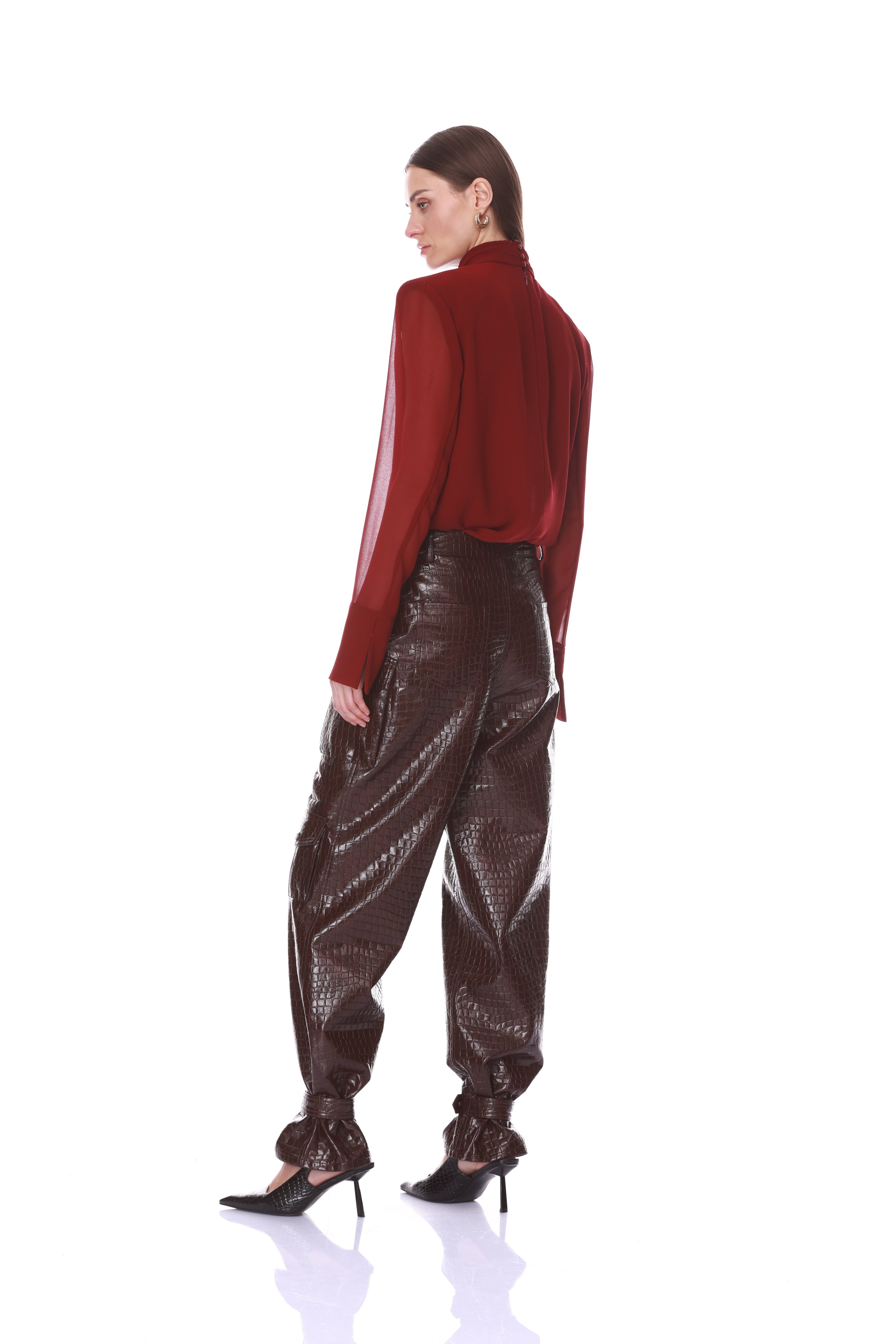 Bronx and Banco Vegan Croc spodnie jogger brązowe skóropodobne