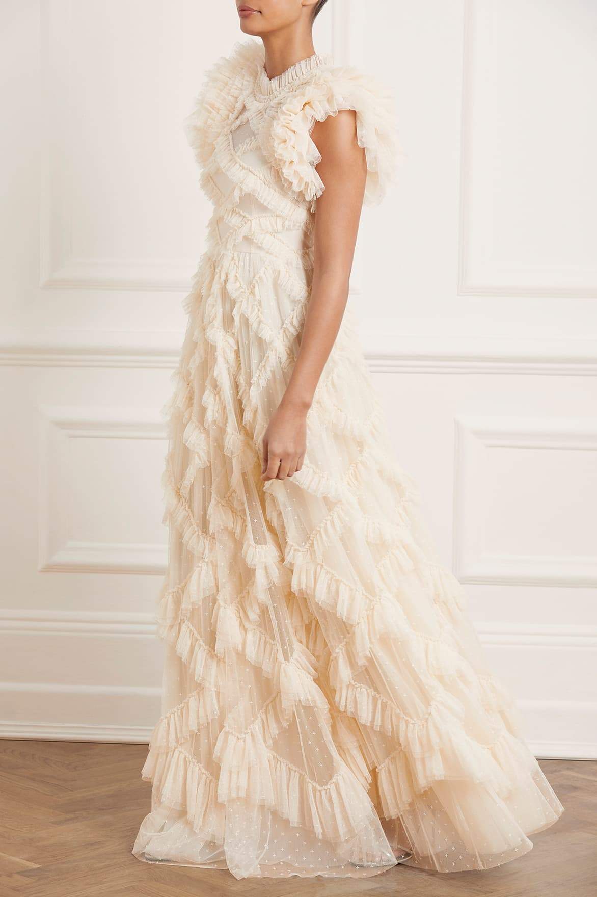 Needle & Thread Genevieve Ruffle Gown suknia kremowa tiulowa