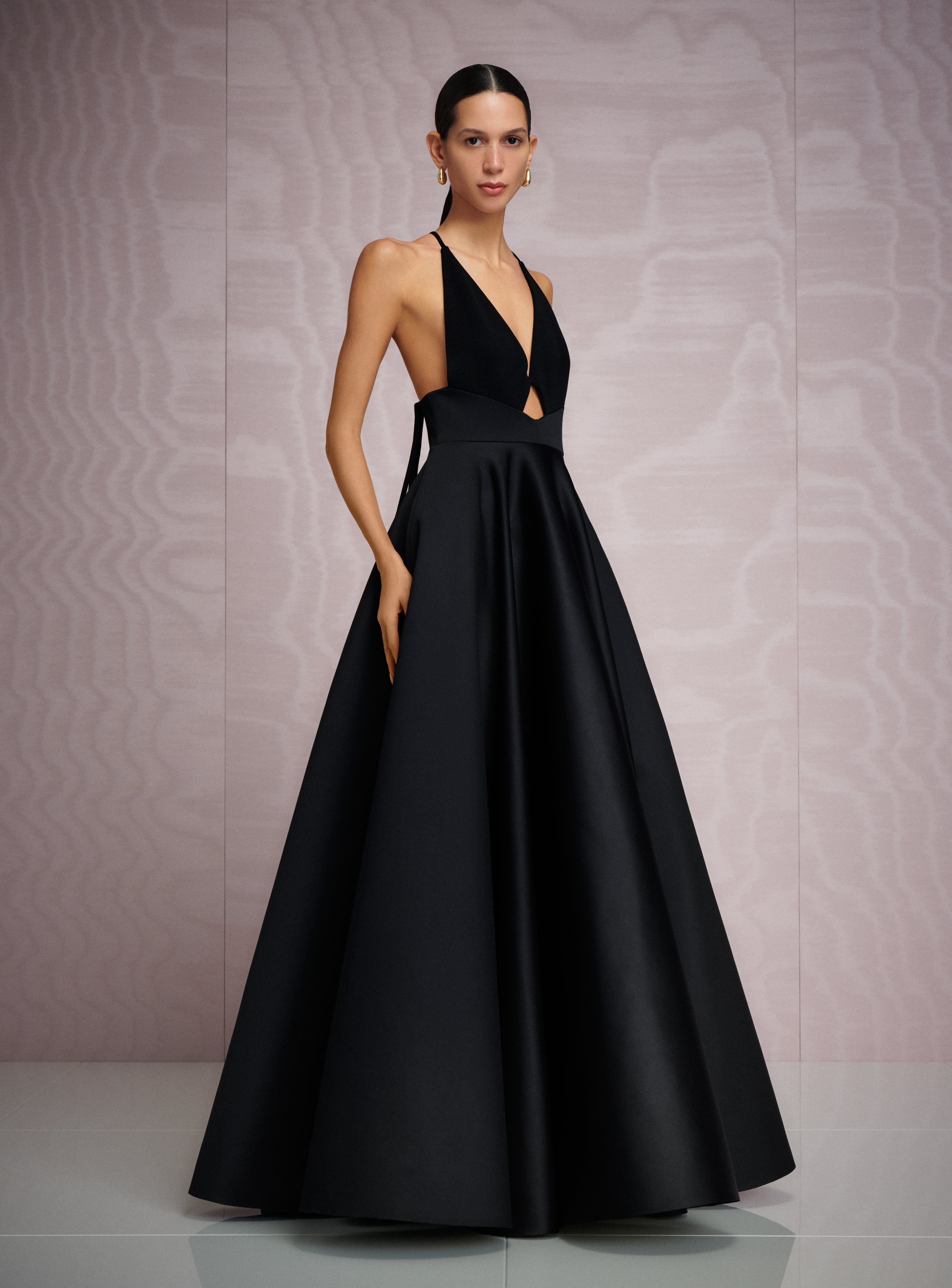 Solace London Avallon sukienka wieczorowa czarna maxi