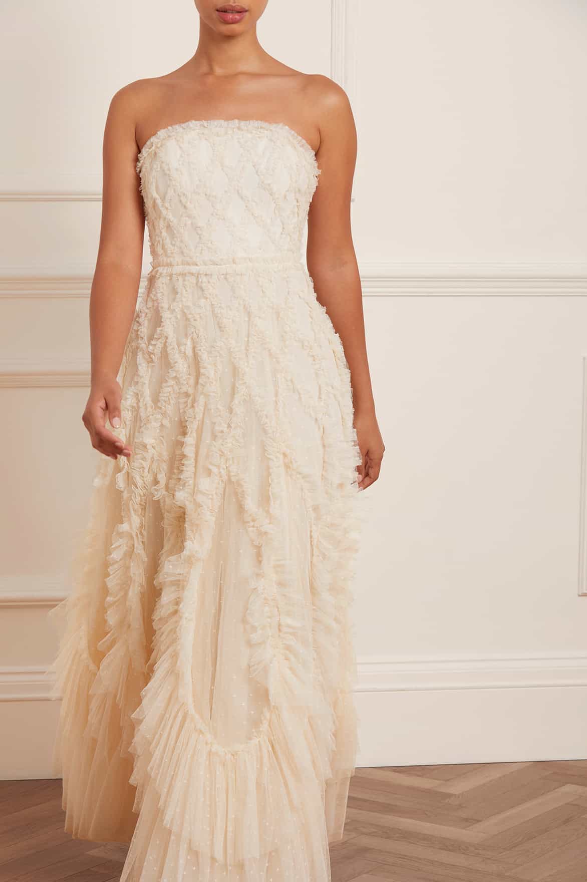 Needle & Thread Rosella Ruffle Strapless suknia wieczorowa cream gorsetowa