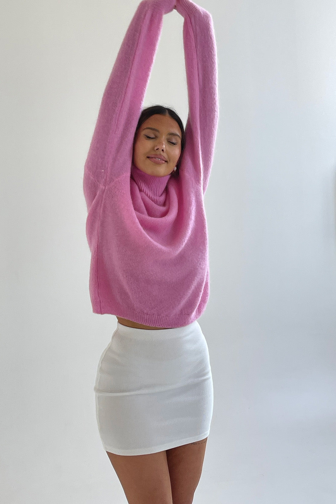 Nudyess Rose sweter Pink moher wełna golf