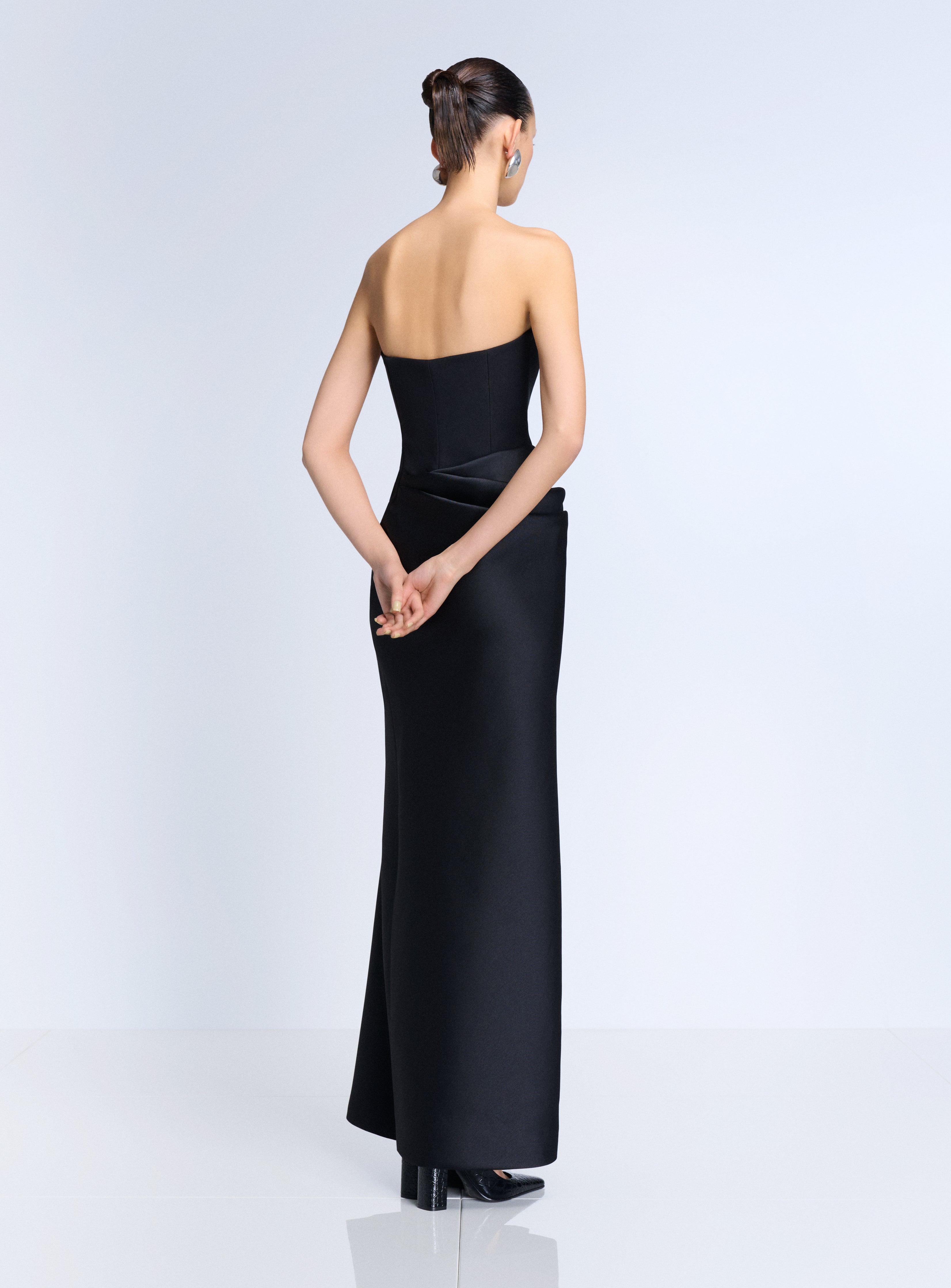 Solace London Seri sukienka maxi czarna gorsetowa