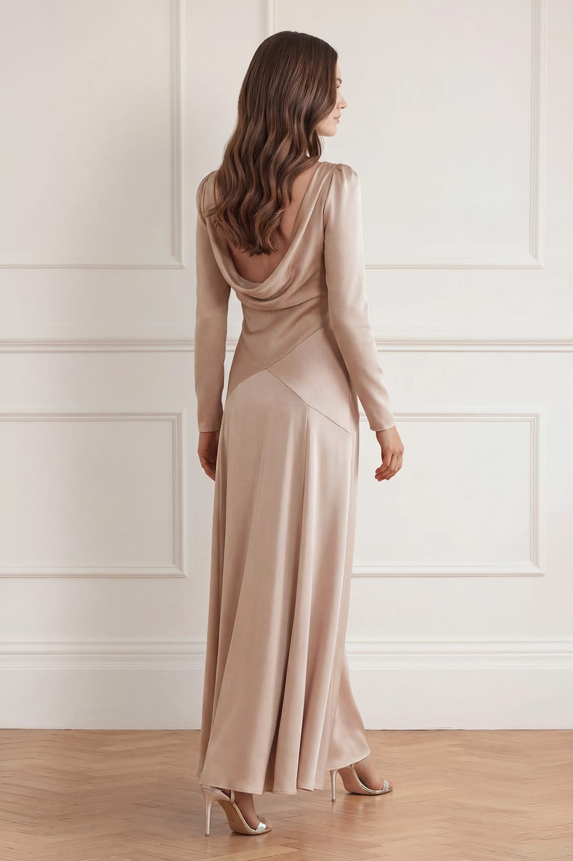 Needle & Thread Evangeline Satin Cowl Neck Long Sleeve Gown sukienka beż