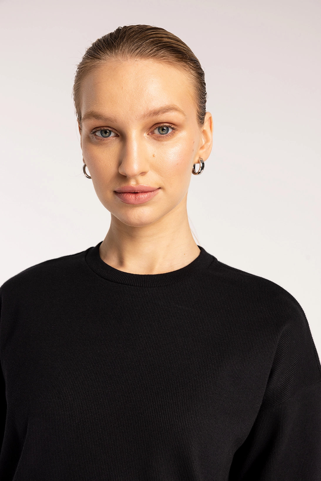 Nudyess Company bluza prążkowana jasny beż bawełniana