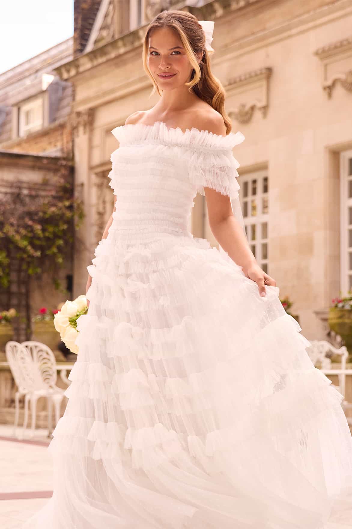 Needle & Thread Lisette Ruffle Off-Shoulder Gown suknia biała
