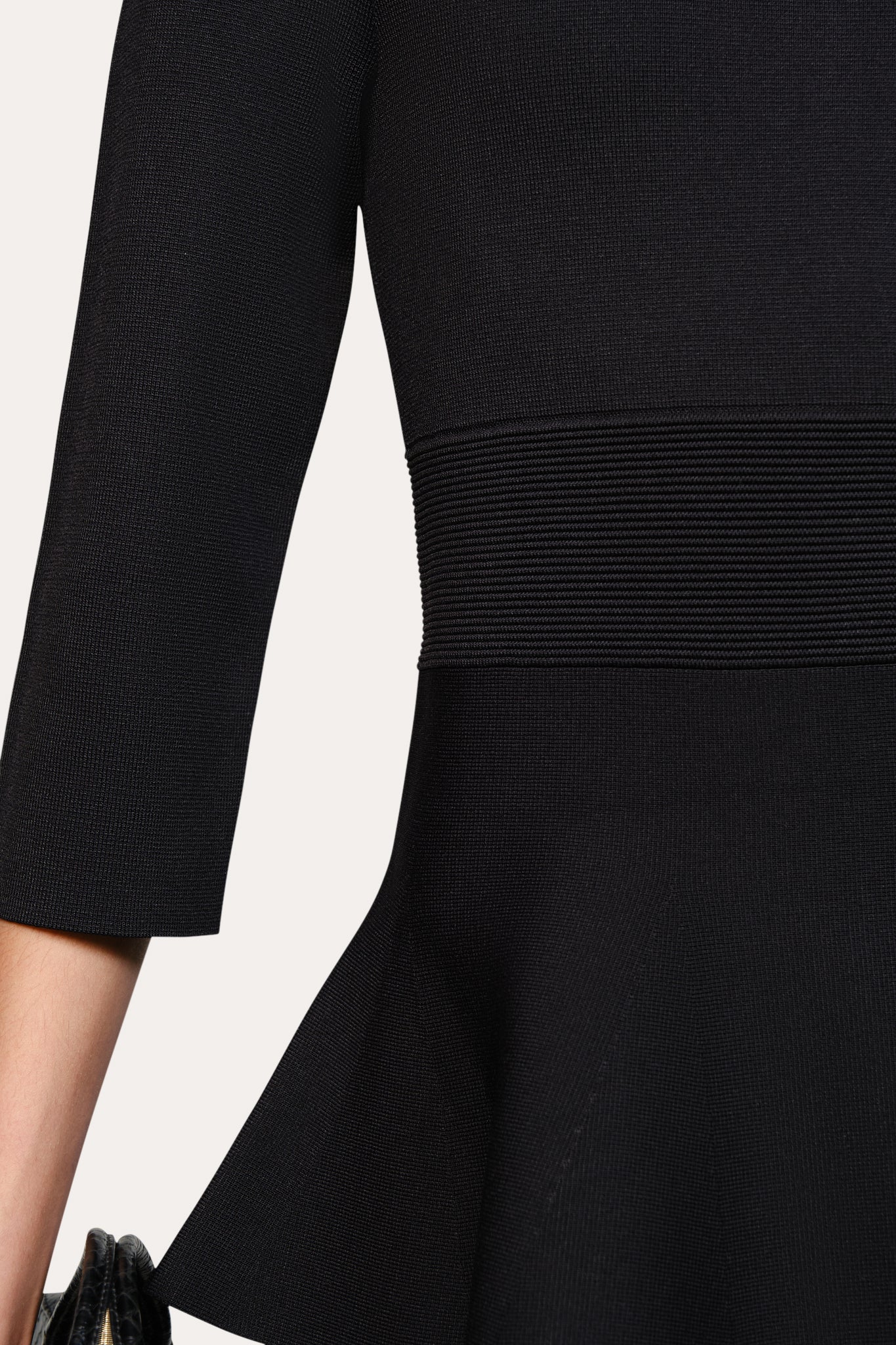 Elie Tahari Milano Sculpt ED5YJ515 top czarny dopasowany
