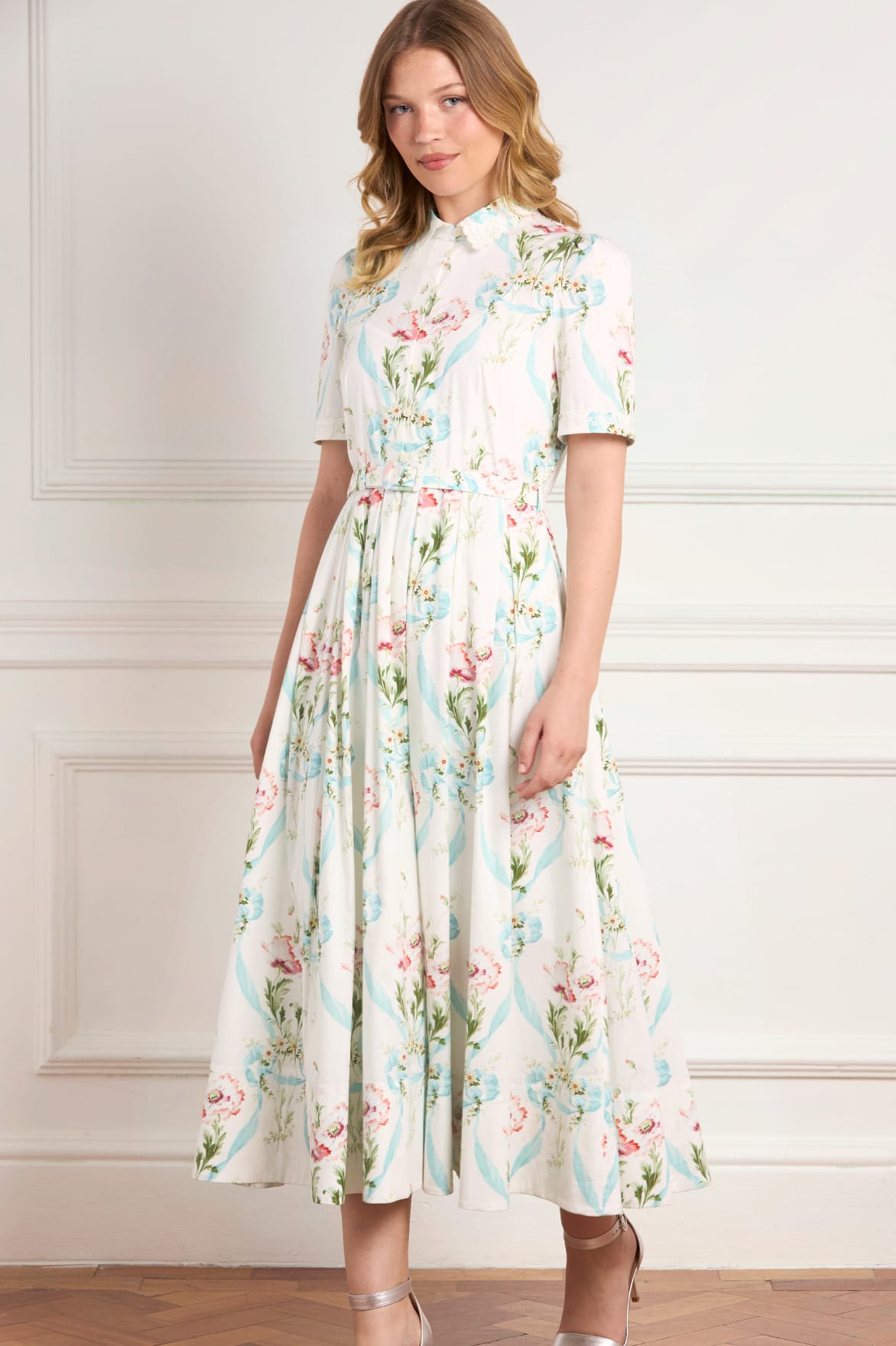 Needle & Thread Floral Ribbon Cotton sukienka biała krótki rękaw