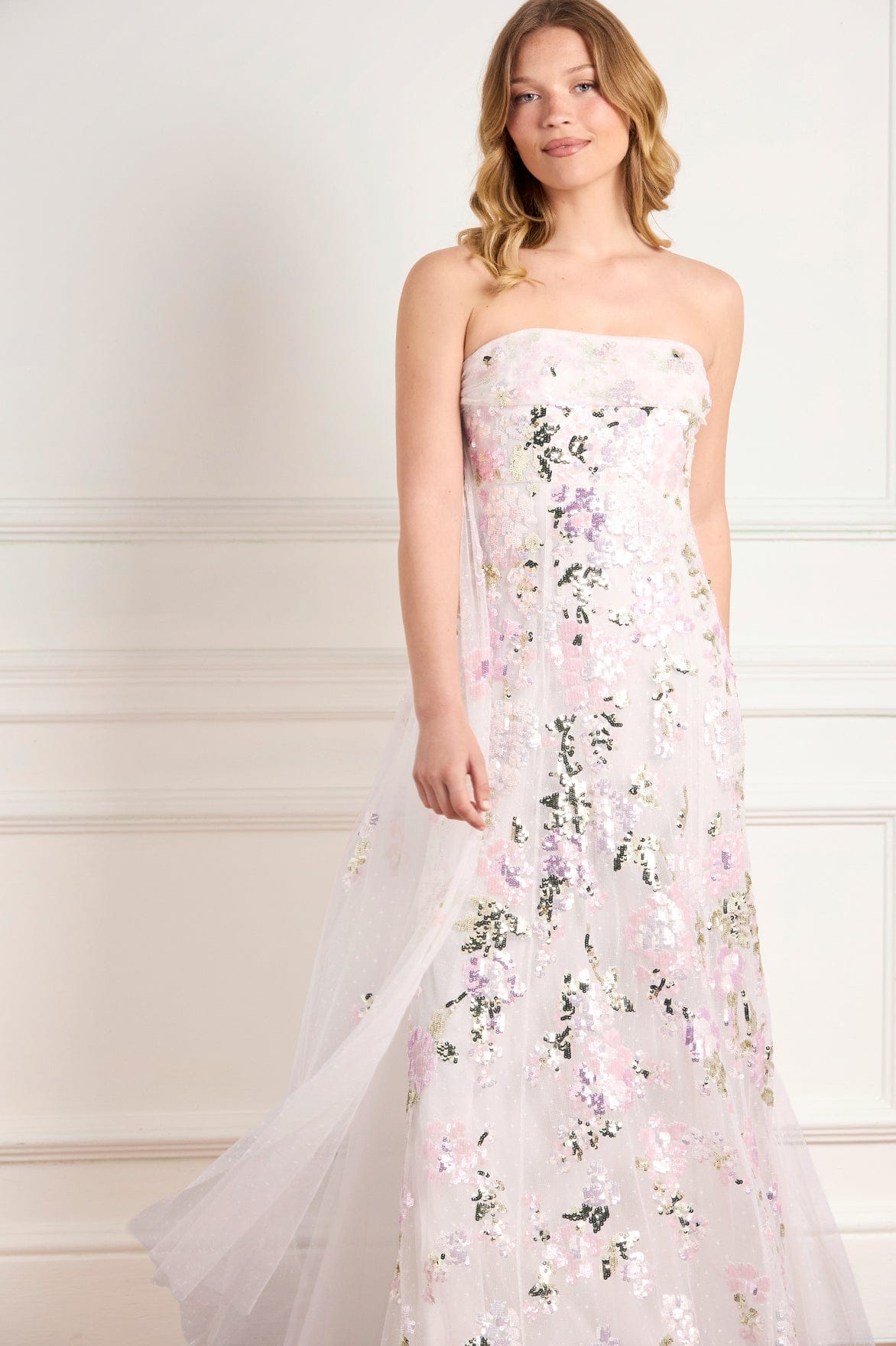 Needle & Thread Wisteria Sequin Strapless sukienka biała