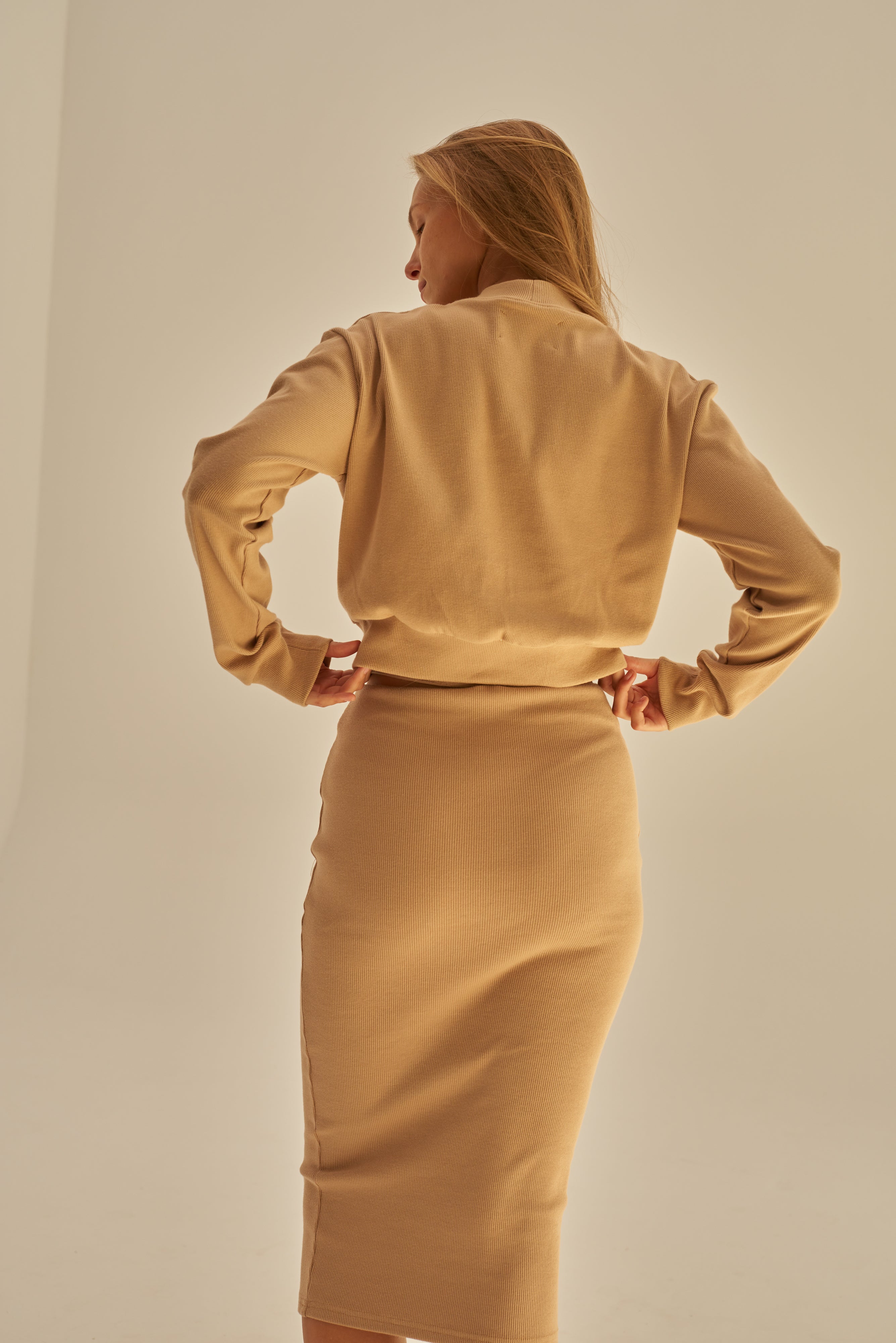 Nudyess Apollo prążkowana bluza beżowa bawełna