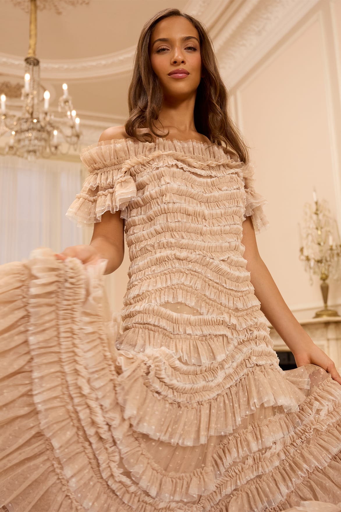 Needle & Thread Wild Rose Off-Shoulder Gown sukienka beżowa tiulowa