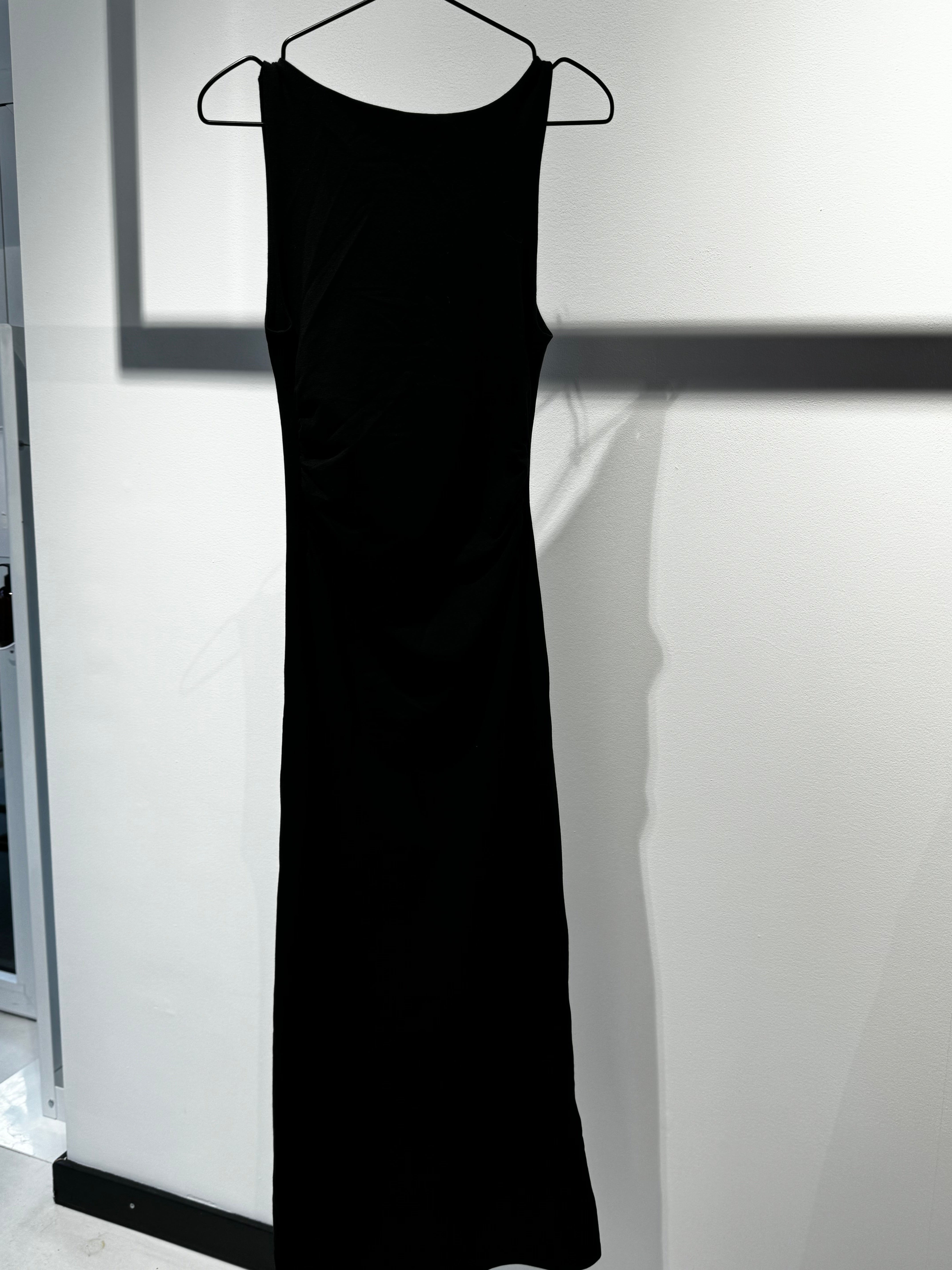 Nudyess w625 sukienka midi Black modalowa