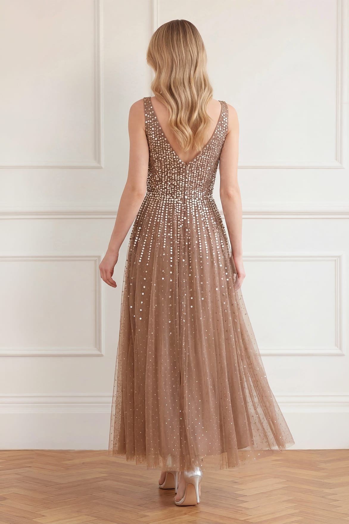 Needle & Thread Moonlight Sequin Cowl Neck Ankle Gown sukienka brązowa