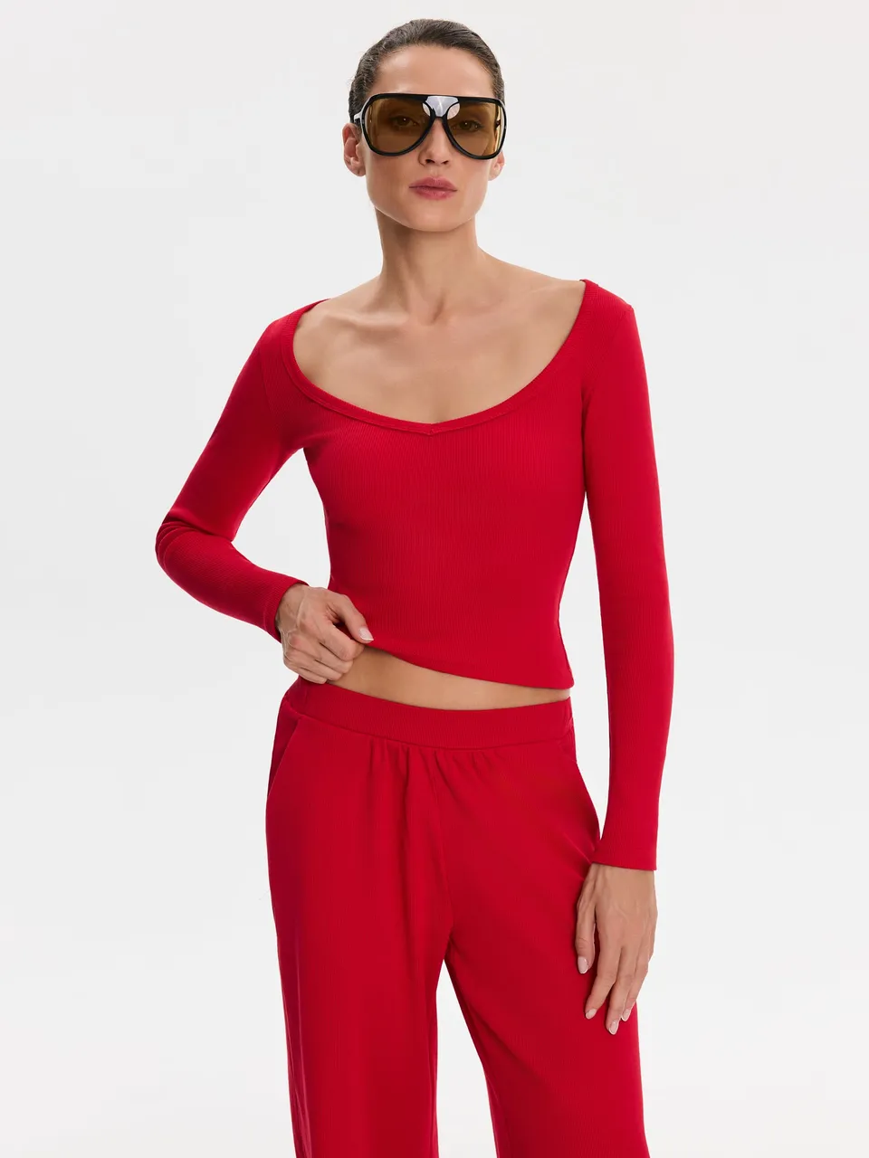 Nudyess Alba top basic Red długi rękaw z łódką