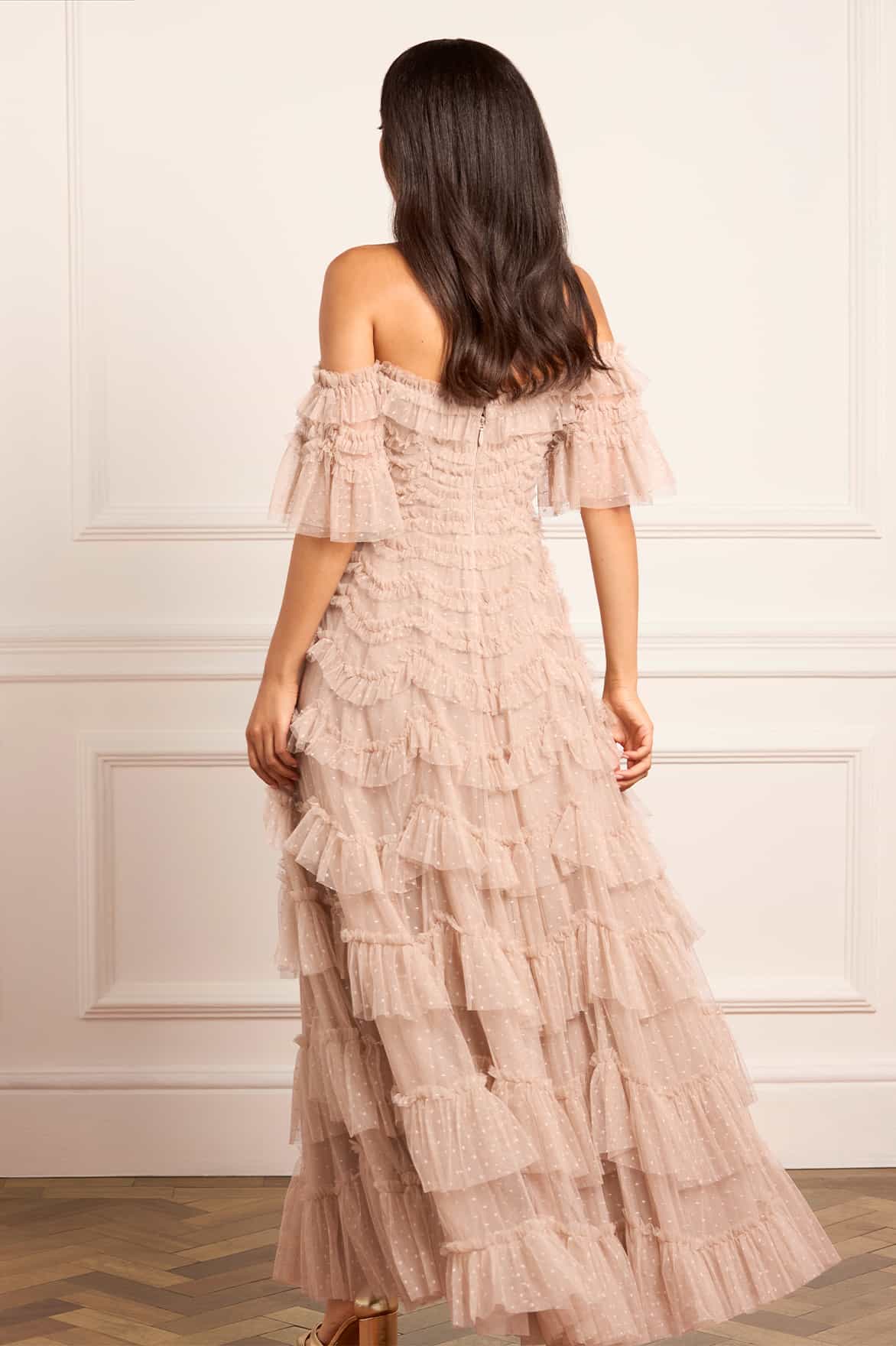 Needle & Thread Aviana Off-Shoulder Gown suknia beż tiul