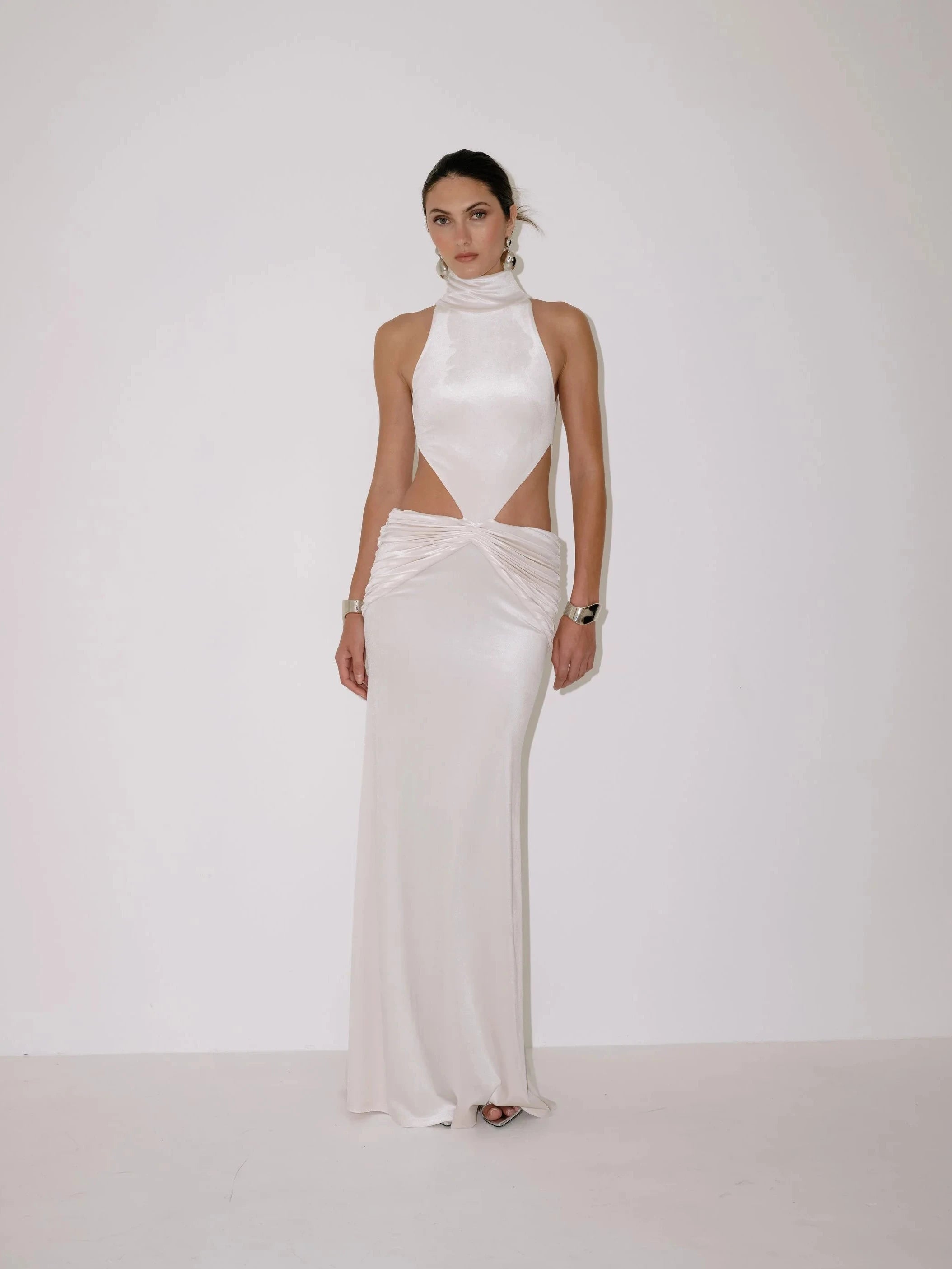 Delfi Collective Zarina sukienka Ivory welurowa maxi