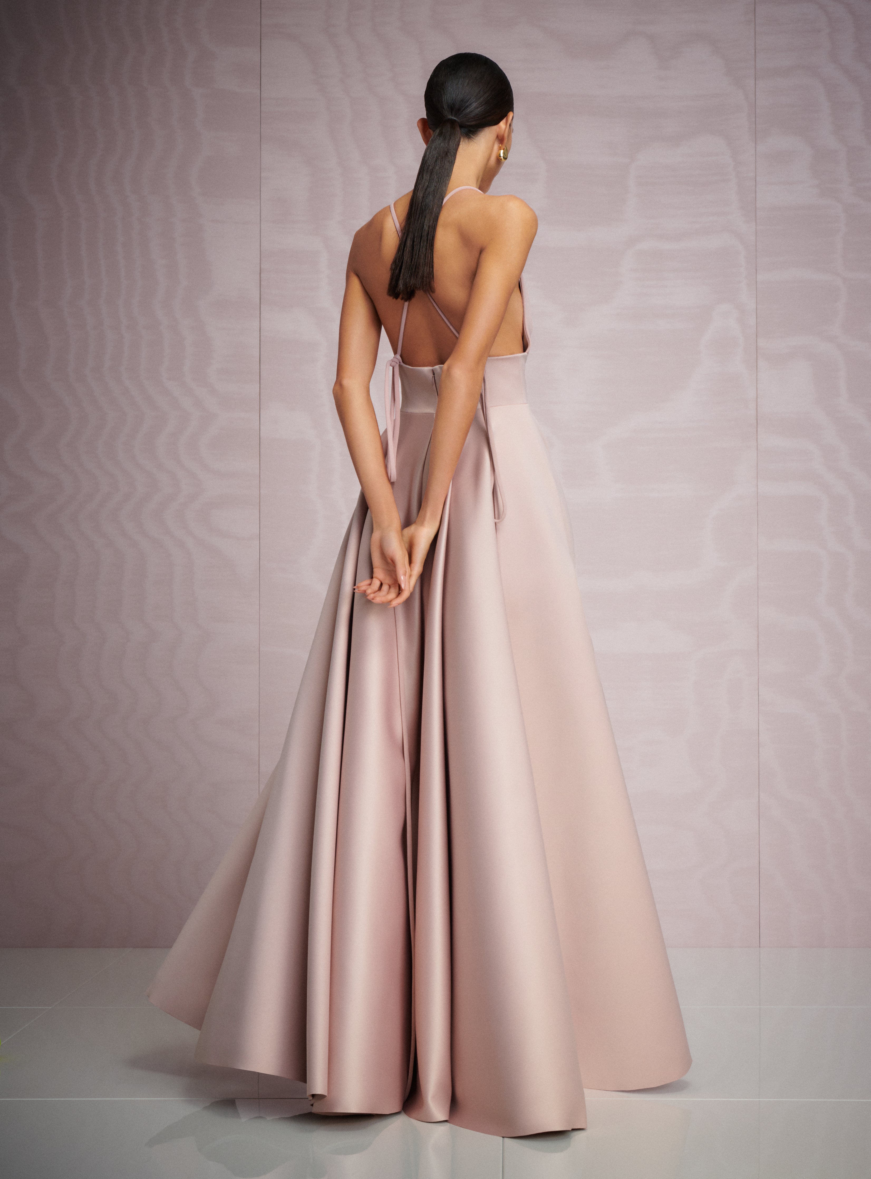 Solace London Avallon sukienka maxi Oyster bez rękawów