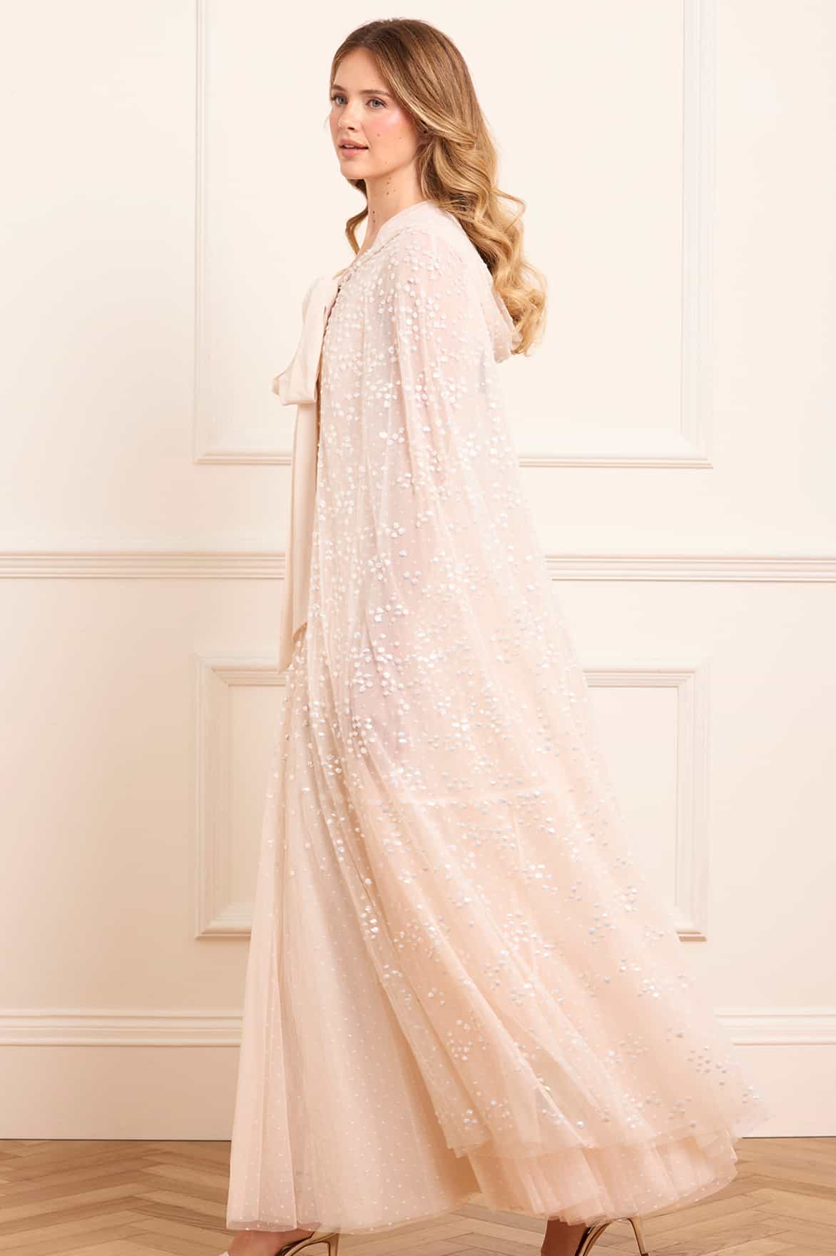 Needle & Thread Dappled Sequin Hooded Long Cape peleryna kremowa