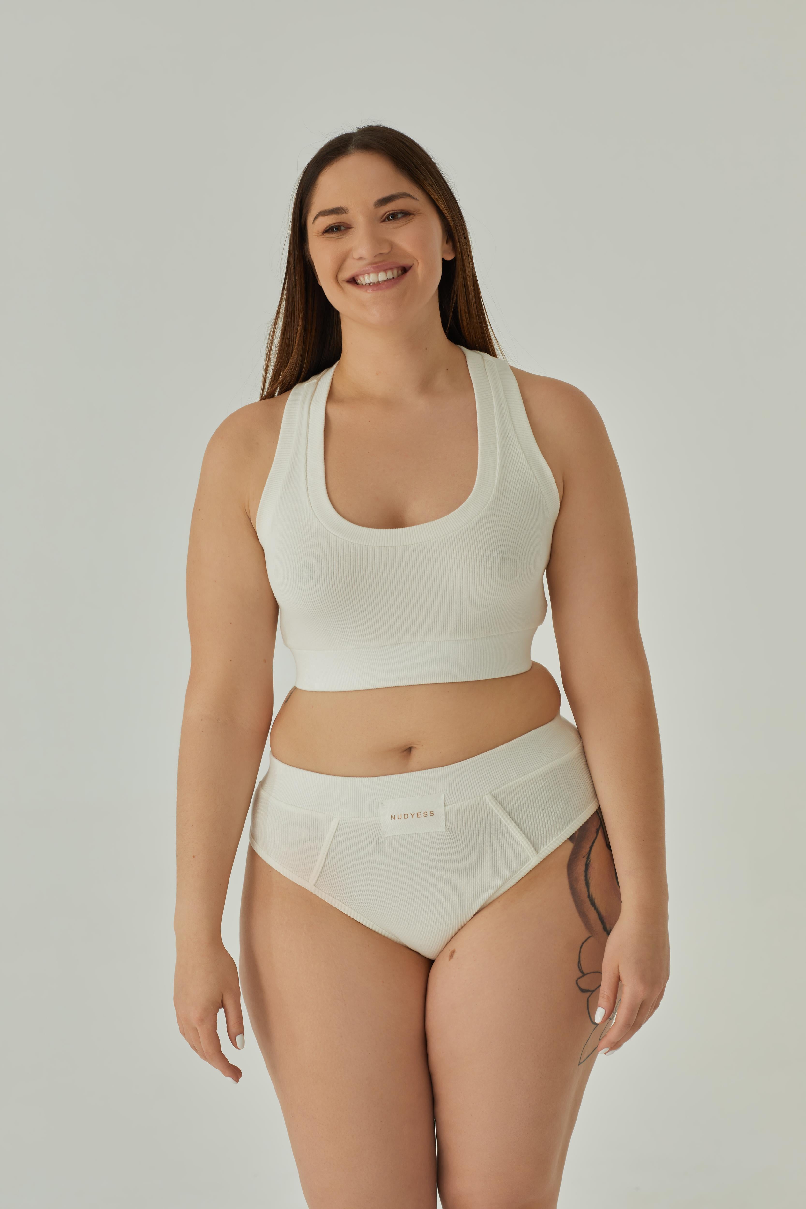 Nudyess Madison top krótki prążkowany Black