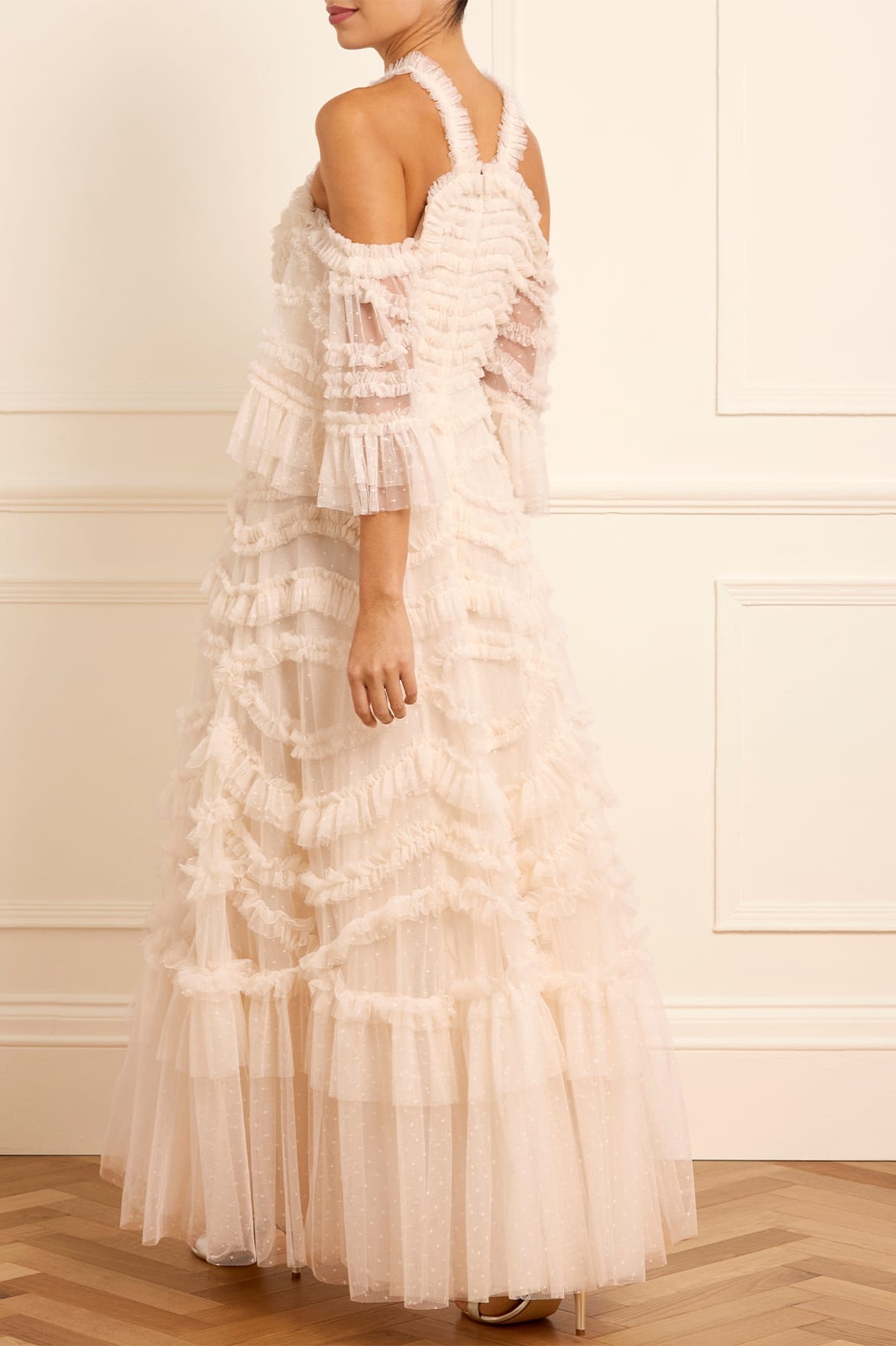 Needle & Thread Bronte Off-Shoulder Gown sukienka kremowa falbany