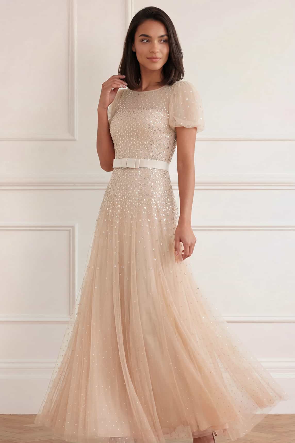 Needle & Thread Sequin Cascade Gown suknia beżowa z kokardą