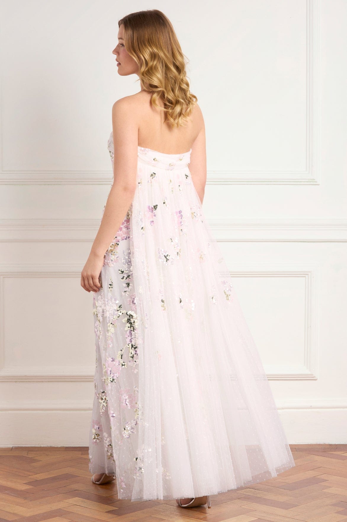Needle & Thread Wisteria Sequin Strapless sukienka biała