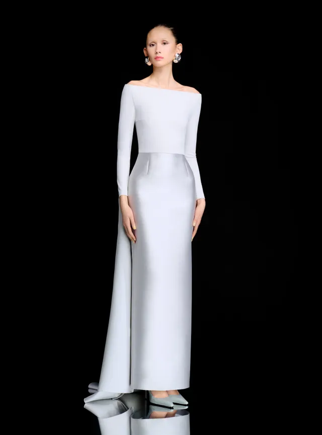SOLACE LONDON Winslow Maxi sukienka platynowa odkryte ramiona