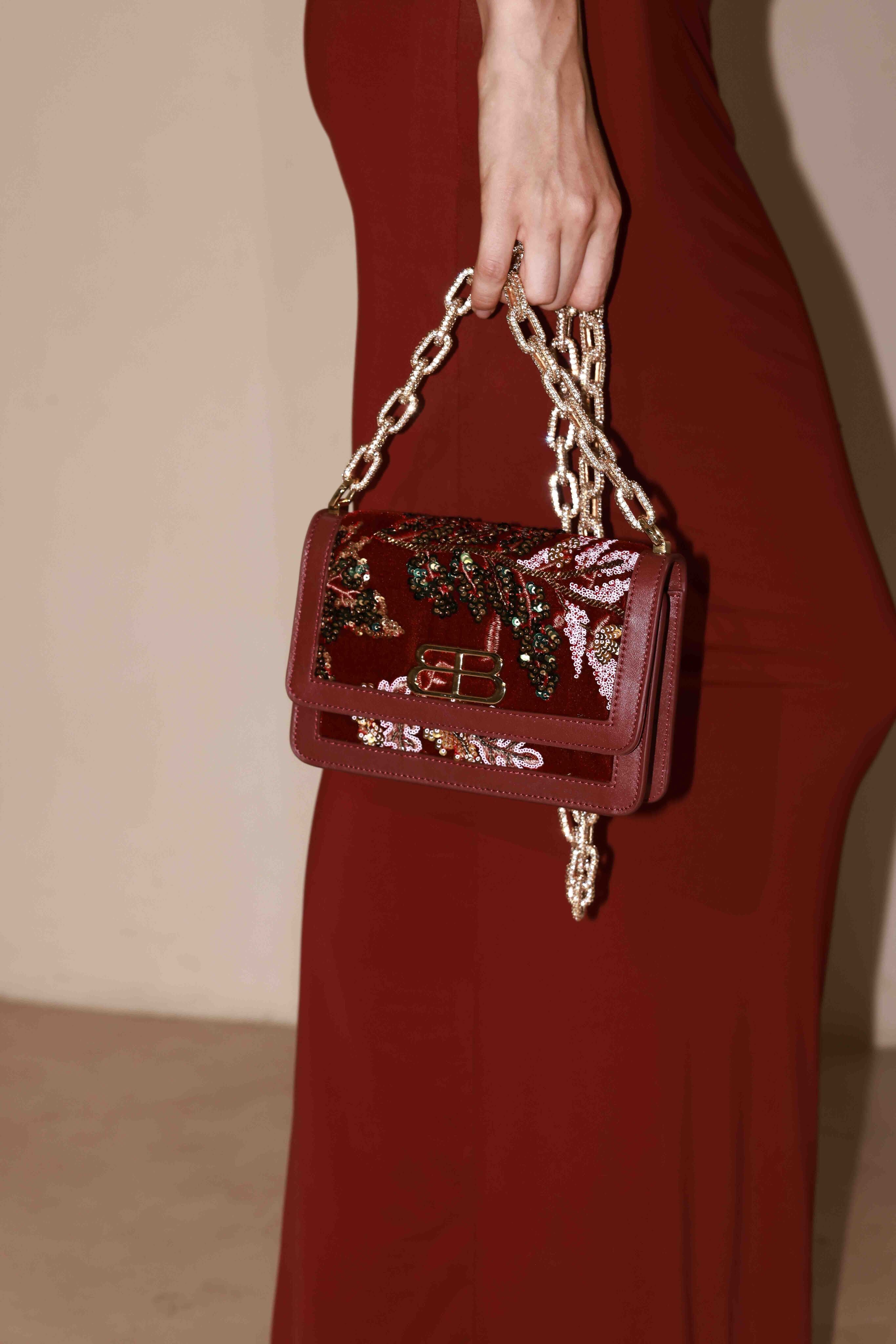 Bronx and Banco Velvet torebka crossbody czerwona haftowana