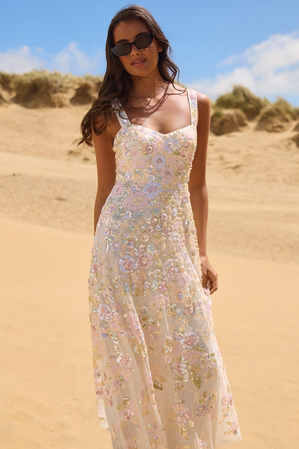Needle & Thread Sequin Paradise sukienka biała cekiny serce
