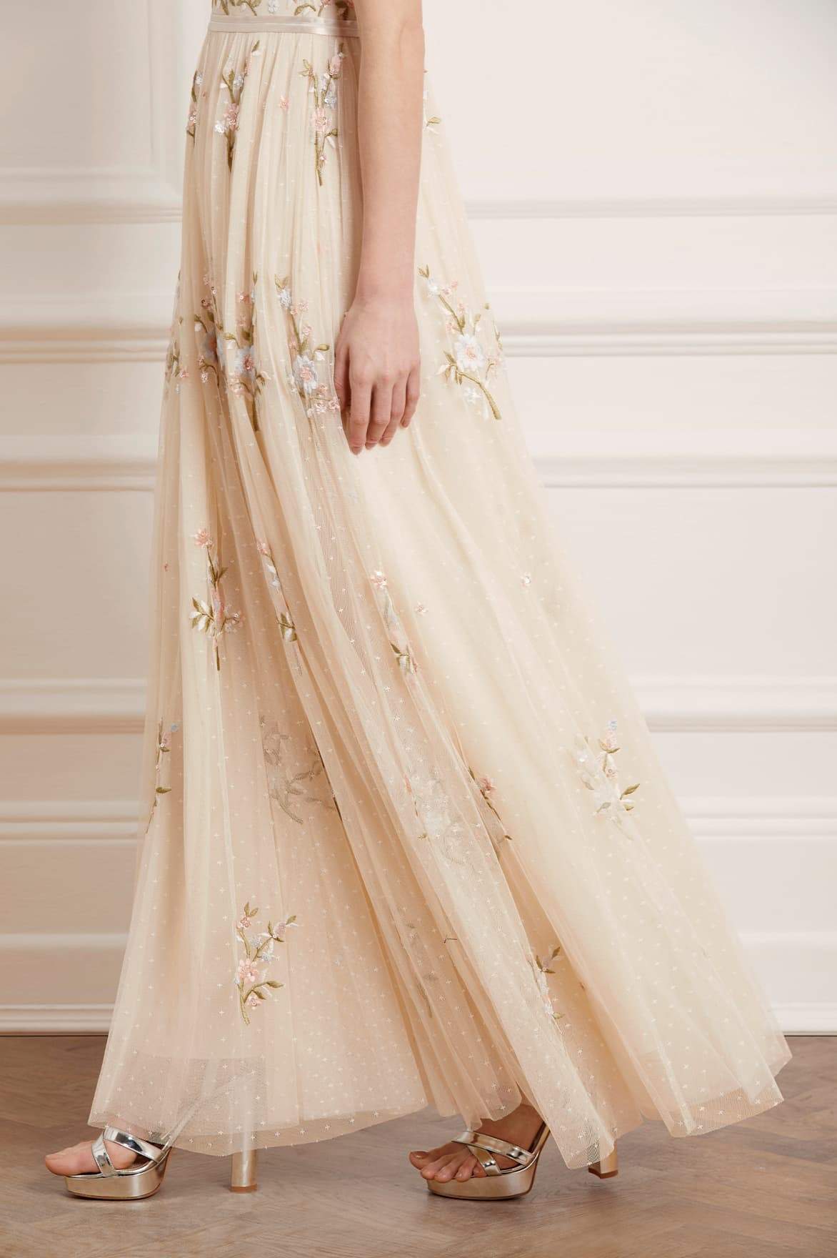 Needle & Thread Petunia Gown sukienka wieczorowa kremowa haft