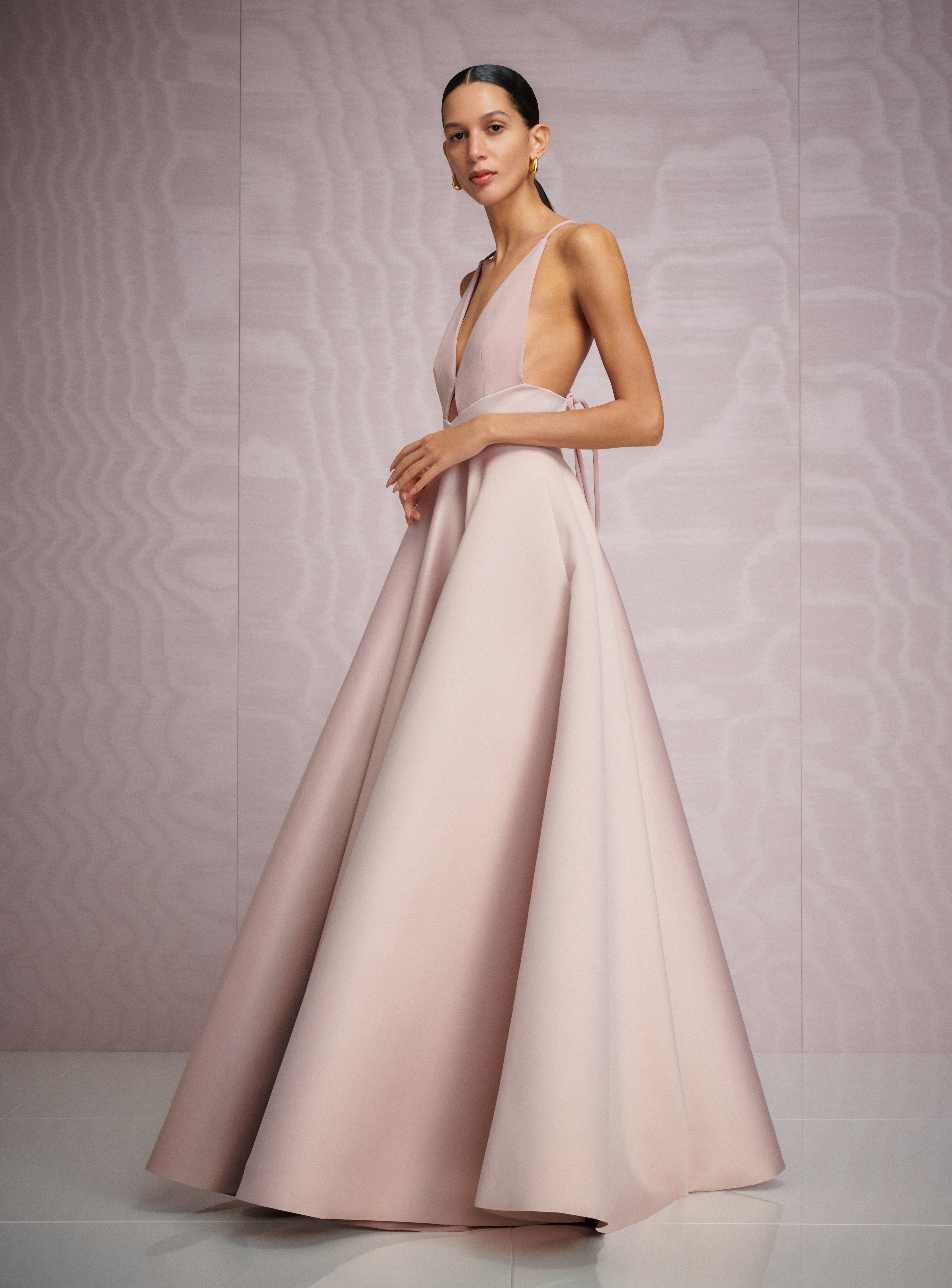 Solace London Avallon sukienka maxi Oyster bez rękawów