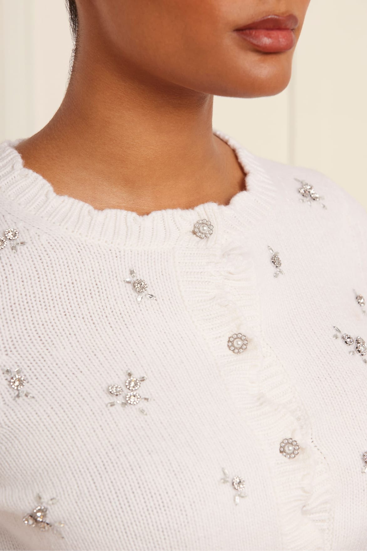 Needle & Thread Scattered Floral Embellished Short Cardigan kardigan Cream
