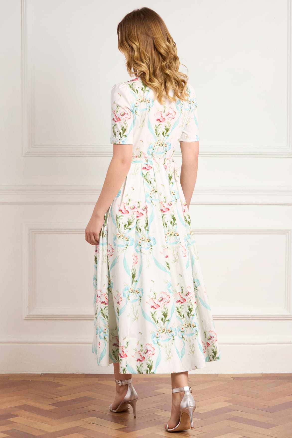 Needle & Thread Floral Ribbon Cotton sukienka biała krótki rękaw